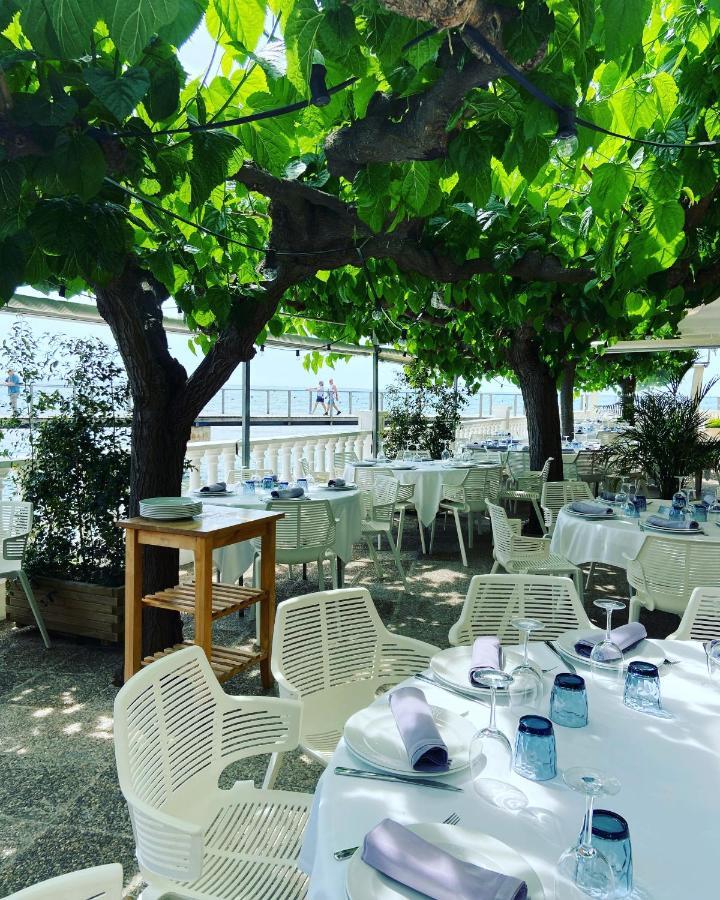 Hotel Restaurant Juanito Platja Sant Carles de la Ràpita Exterior foto